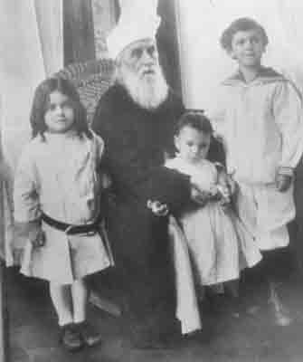 Abdu'l-Baha and children