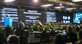 Dialogue in plenary hall